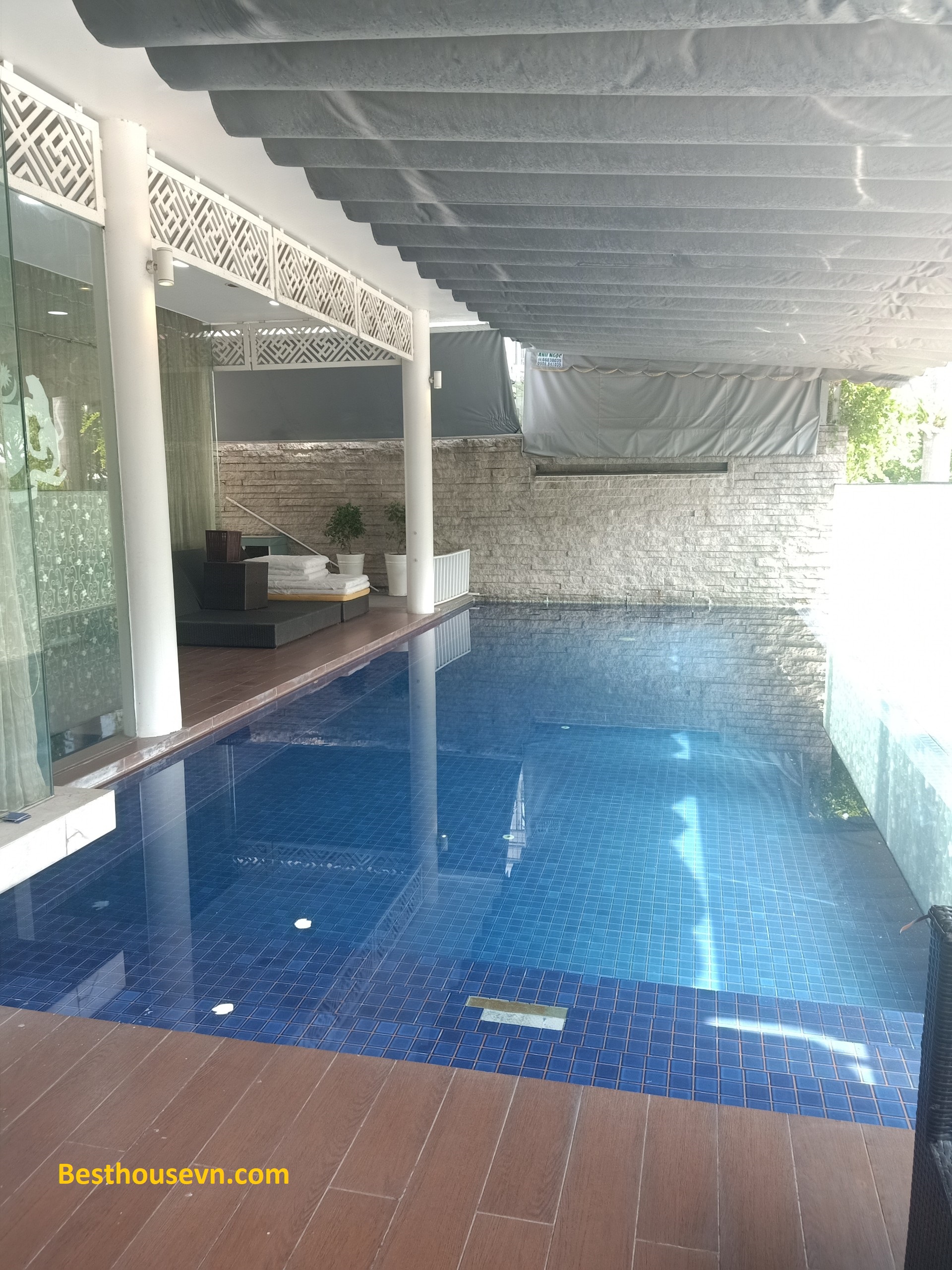 swimming-pool-Villa-for-rent-in-phu-my-hung-district-7