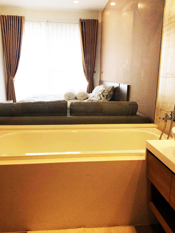 Midtown-M7-nice-view-apartment-and-high-floor-bathtub