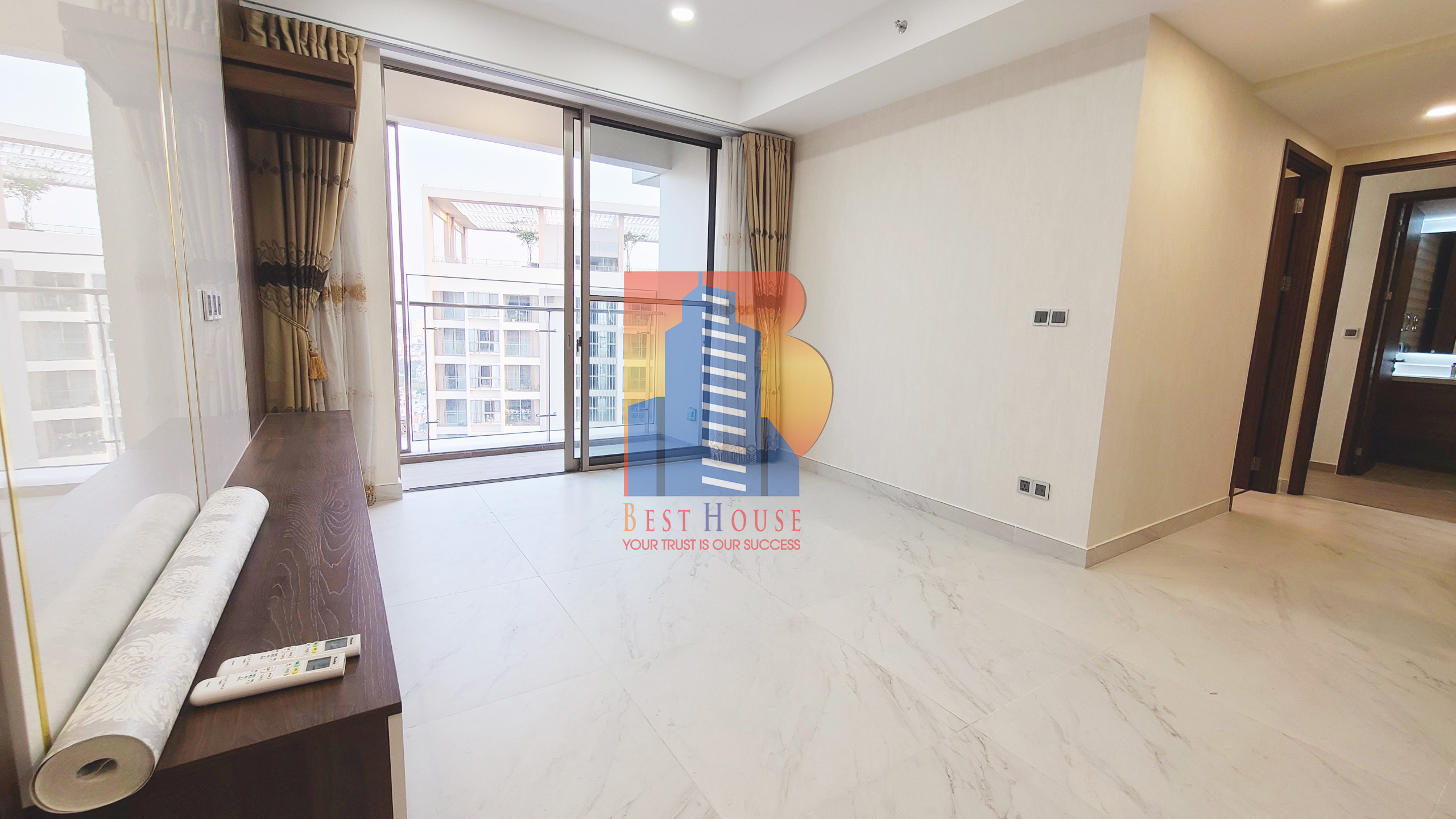 Midtown M7 unfurnished apartment for rent