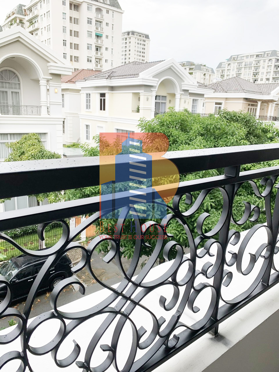 Beautiful-and-modern-Nam-Vien-villa-for-rent (10)